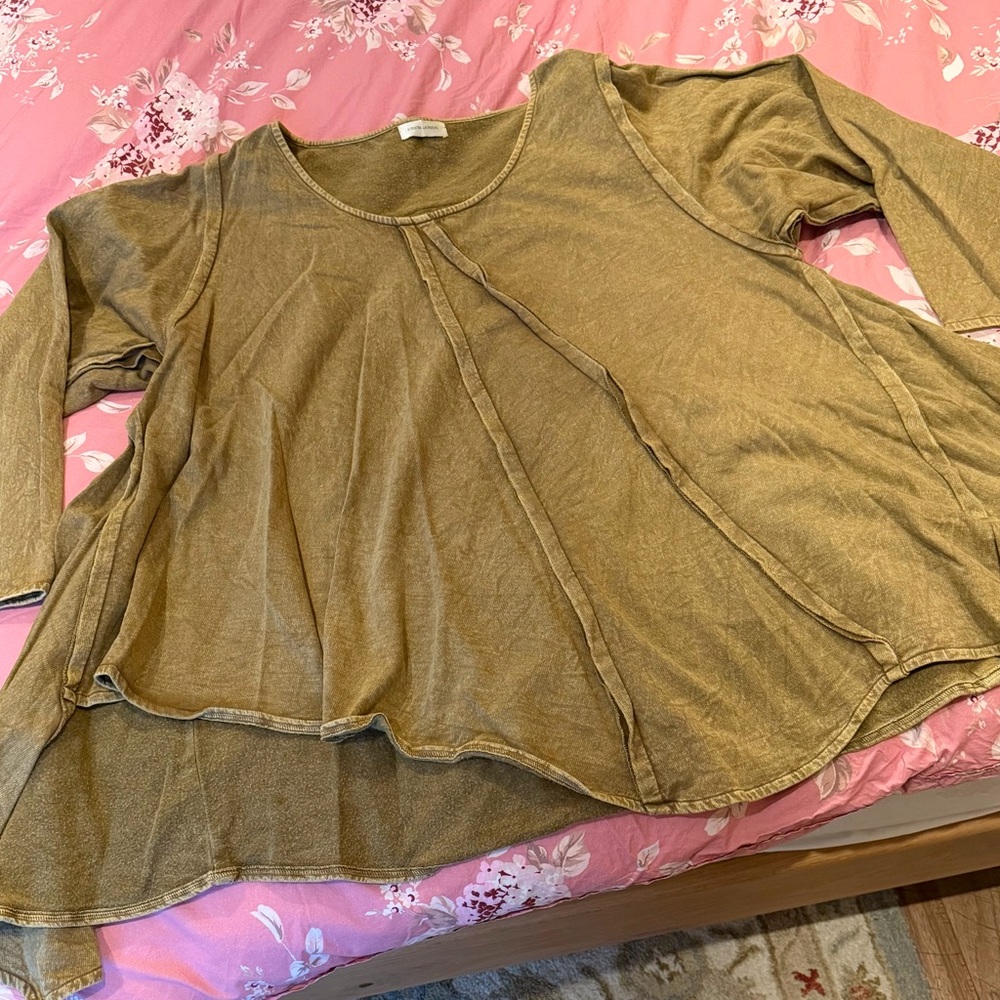 Krista Larson Billowy Shirt - Olive Distress HCSW - Like New - OS